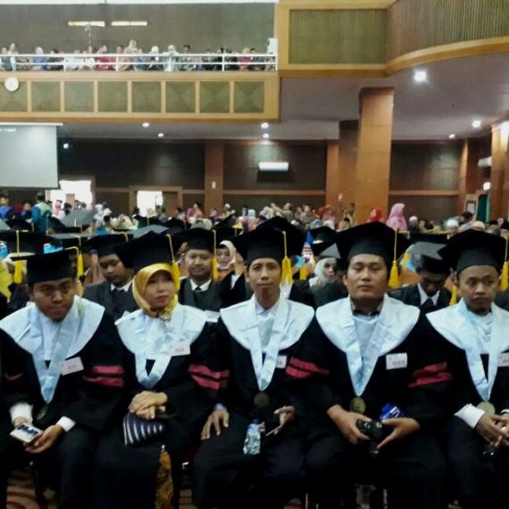 Hari Pertama Wisuda: 11 Nama Keluar Sebagai Lulusan Terbaik